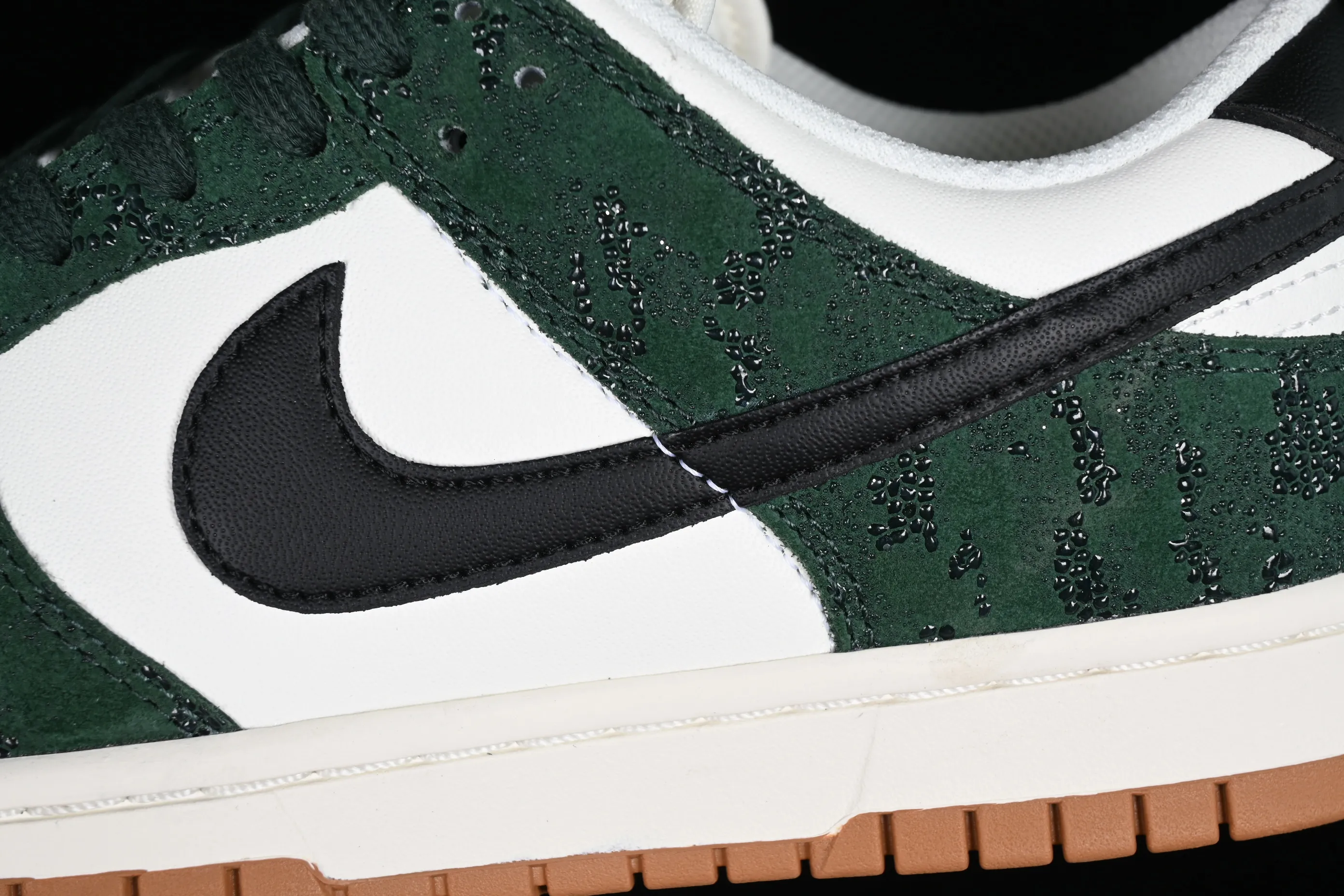 All categories Nk SB Dunk series Nk SB Dunk Low low-top sneakers Nk Dunk Low "Green Snake" white-green snake pattern SB low-top casual sports skateboard shoes FQ8893-397